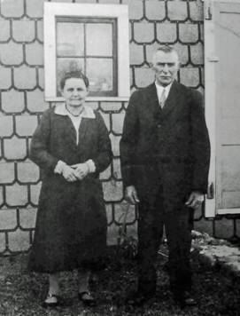 Adam & Margaret Wenzel - Retired in the 30's and live in Gowanstown - GG - P1010032_edited-5.jpg