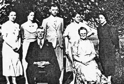 Simon Walter Family - Idona, Margaret, Roy, Edna, Pearl, Simon, Rachel.jpg